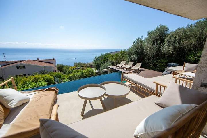 Villa pour 10 personnes, avec piscine ainsi que vue et jardin