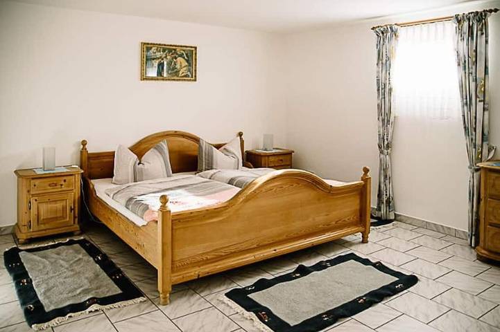 Ferienwohnung für 4 Personen, mit Balkon und Garten sowie Sauna in Riedenburg