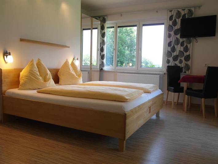 Pension Strauß - Einbettzimmer mit Seeblick in Ossiach, Bezirk Feldkirchen
