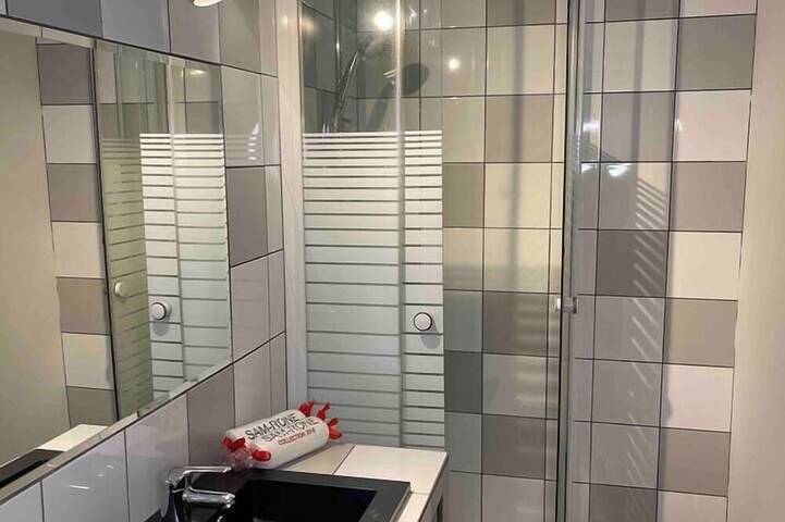 Gîte pour 4 personnes dans Cinema Ugc Astoria Lyon - 4