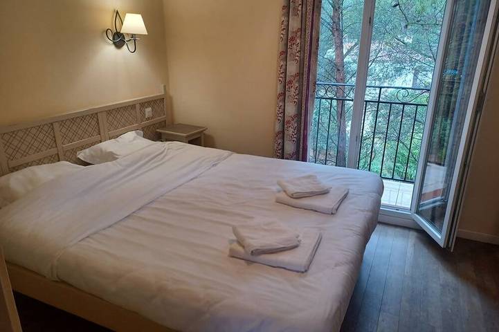 Villa 4/6p Avec 2 Chambres in Mallemort, Region de Arles