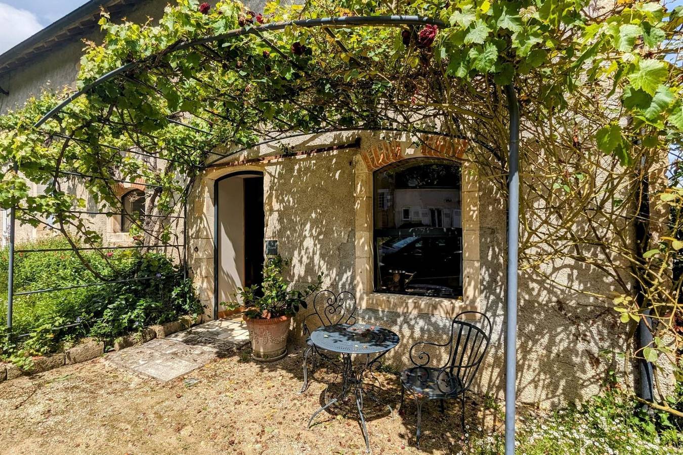 Studio entier, L’Écurie – Ancienne écurie avec charme et lumière in Ingrandes, Région de Le Blanc