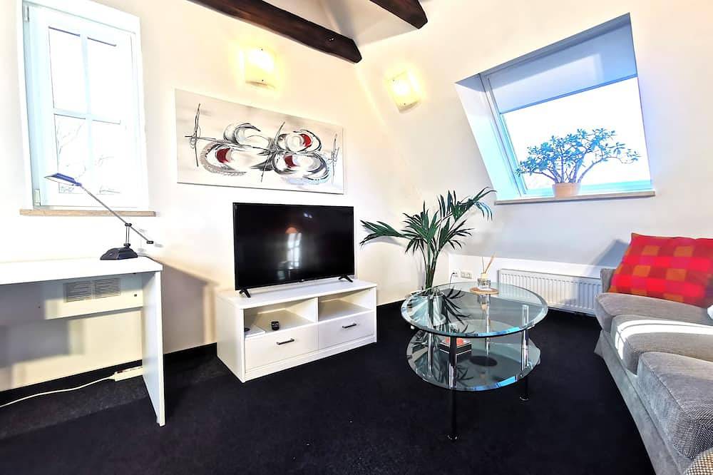 Ganze Wohnung, Stilvoll Wohnen im 45m² Dachgeschoss-Apartment für 1-2 Personen in Ahrensburg, Kreis Stormarn