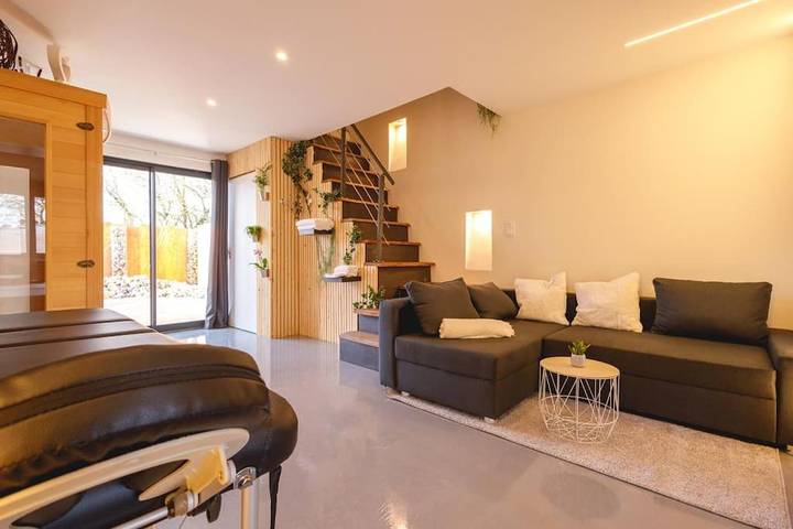 Location de vacances pour 2 personnes, avec terrasse ainsi que sauna et jacuzzi à Châtillon-sur-Chalaronne - 4