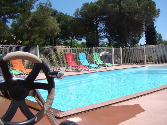 Camping pour 4 personnes, avec Terrasse et Jardin