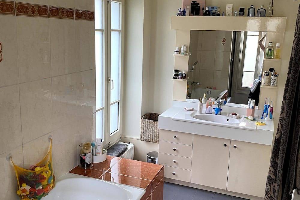 Belle Maison Familiale de 169 m² Avec Jardin aux Portes de Paris in Châtillon, Altos del Sena