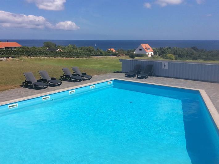Lägenhet för 3 Personer, med terass och pool på Bornholm