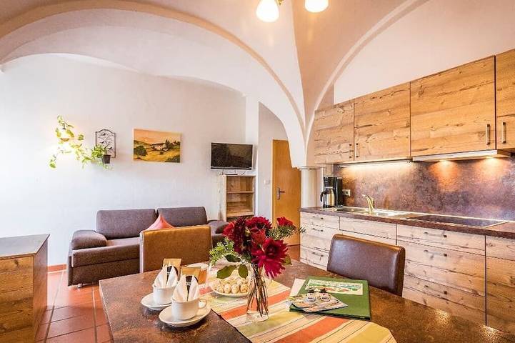 Ferienwohnung für 2 Personen, mit Garten und Whirlpool sowie Balkon, mit Haustier in Nittenau