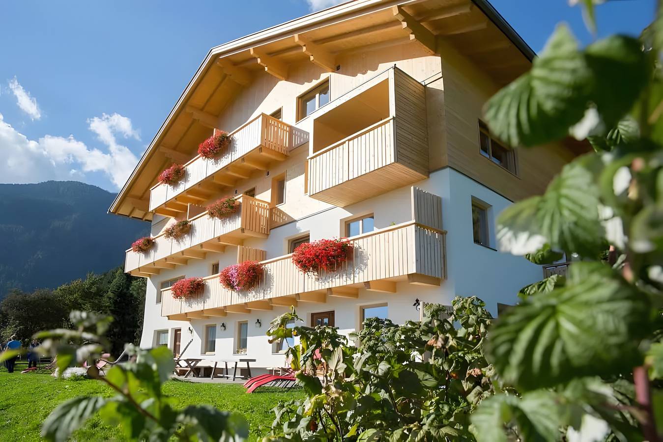 Gehele studio, Studio-appartement 'Zolerhof Alpenrose' met bergzicht, gedeeld terras en wifi in Schnauders, Feldthurns