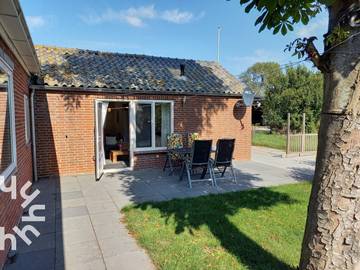 Ferienhaus für 4 Personen, mit Terrasse und Garten in Zoutelande