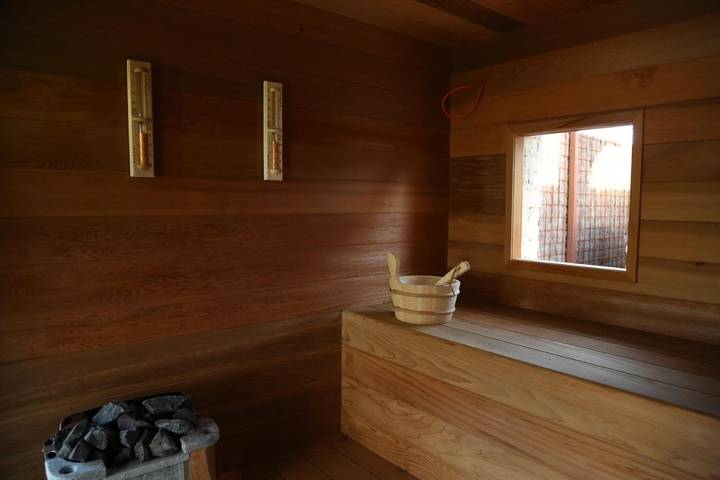 Location de vacances pour 12 personnes, avec jardin ainsi que sauna et jacuzzi à Alveringem - 2