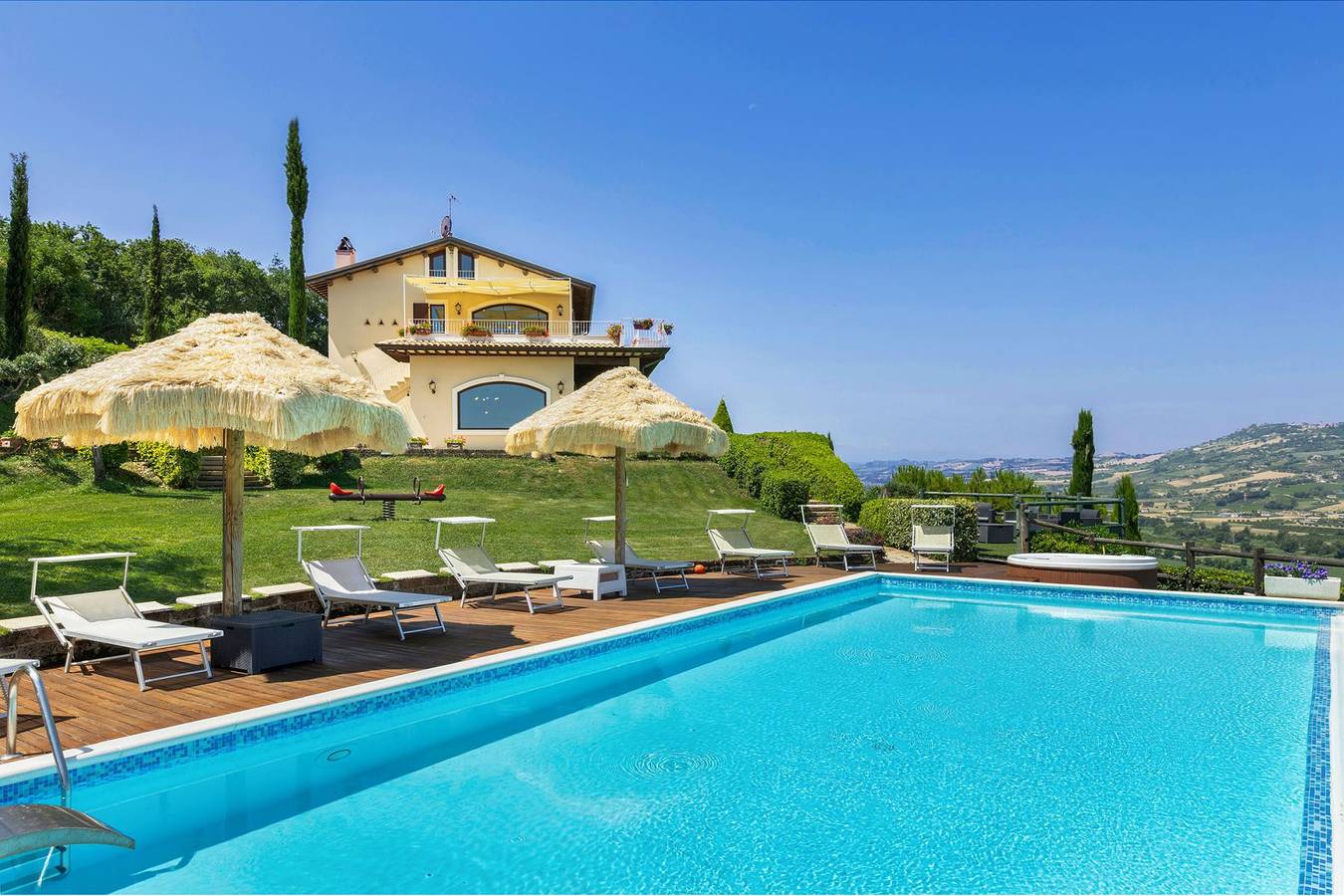 Villa für 12 Personen mit Pool in Campofilone, Fermo Provinz