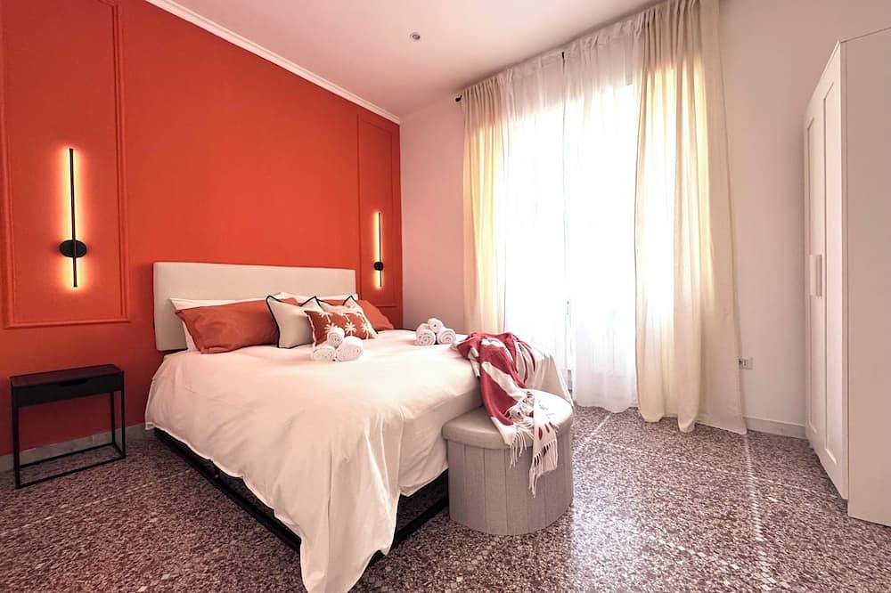 Entire apartment, *Palm Haven* Ostia 5' from Lido Centro in Ostia, Rome