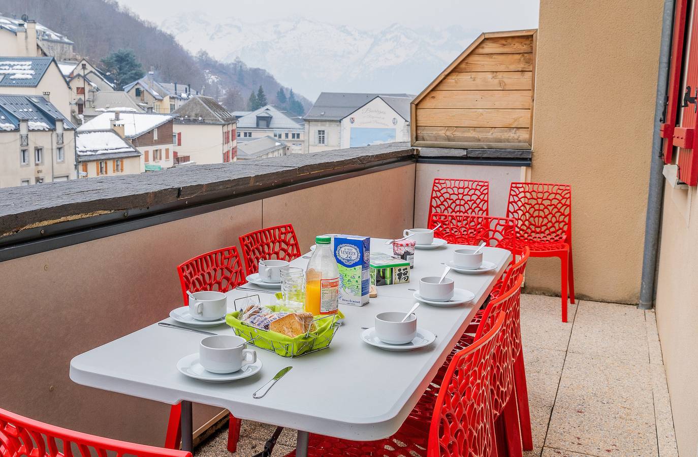 Ganze Wohnung, Ferienwohnung 'Le Bois De Marie' mit Bergblick, privater Terrasse und Wlan in Sers, Nationalpark Pyrenäen