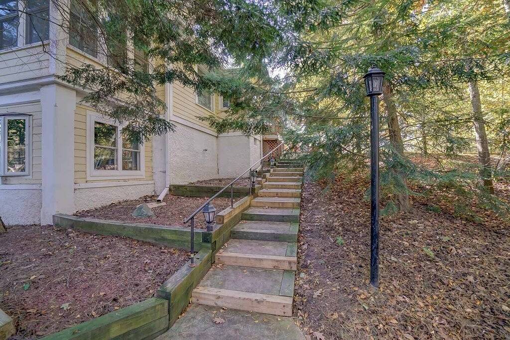 Günstig an der West Side von Madison gelegen (direkt an der University Ave.) in Madison, Dane County