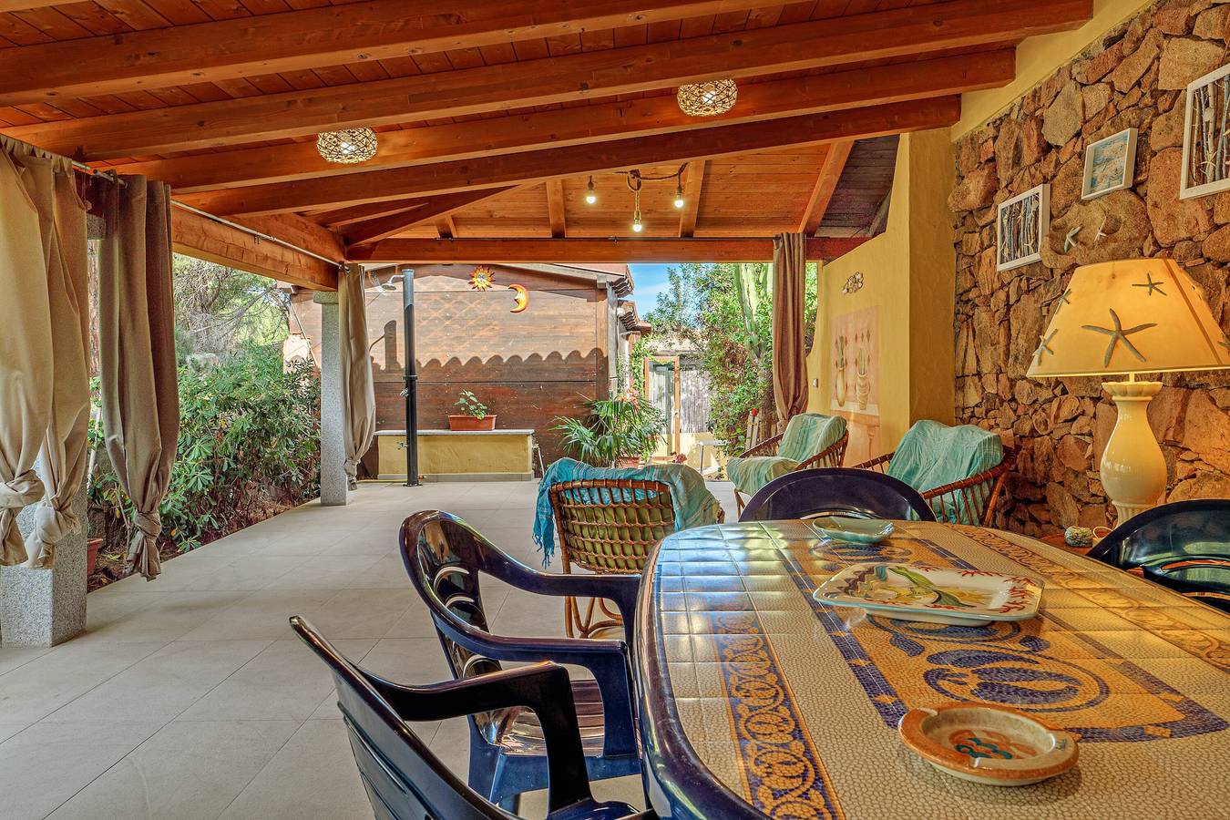 Casa vacanze 'Casa Taverna' con terrazza privata in Punta Pietra Bianca, Loiri Porto San Paolo
