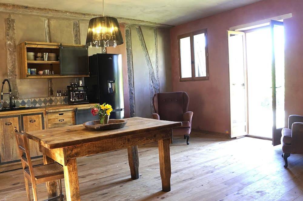 River House in medieval bastide - Sleeps up to 6 in Chalabre, Région de Limoux