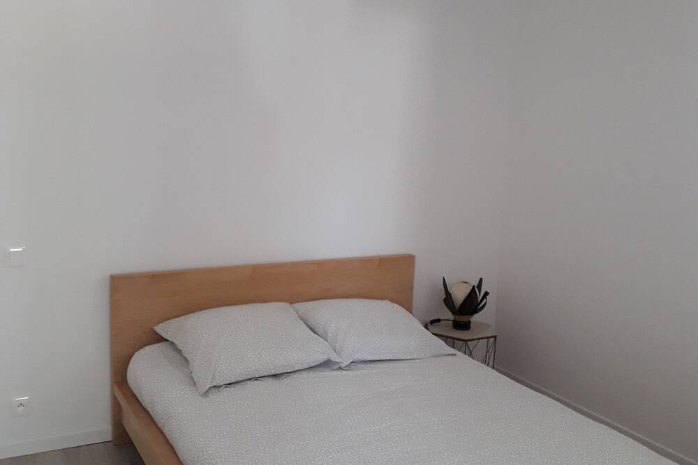Entire apartment, Beautiful T2 in a quiet location between the sea and the mountains in Bassussarry, Bayonne region