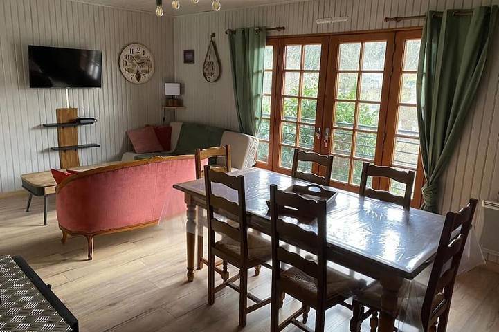 ⛰️ Chalet chaleureux • Thermes & Massif du Sancy • Jardin & Vue in La Bourboule, Parc naturel régional des Volcans d'Auvergne