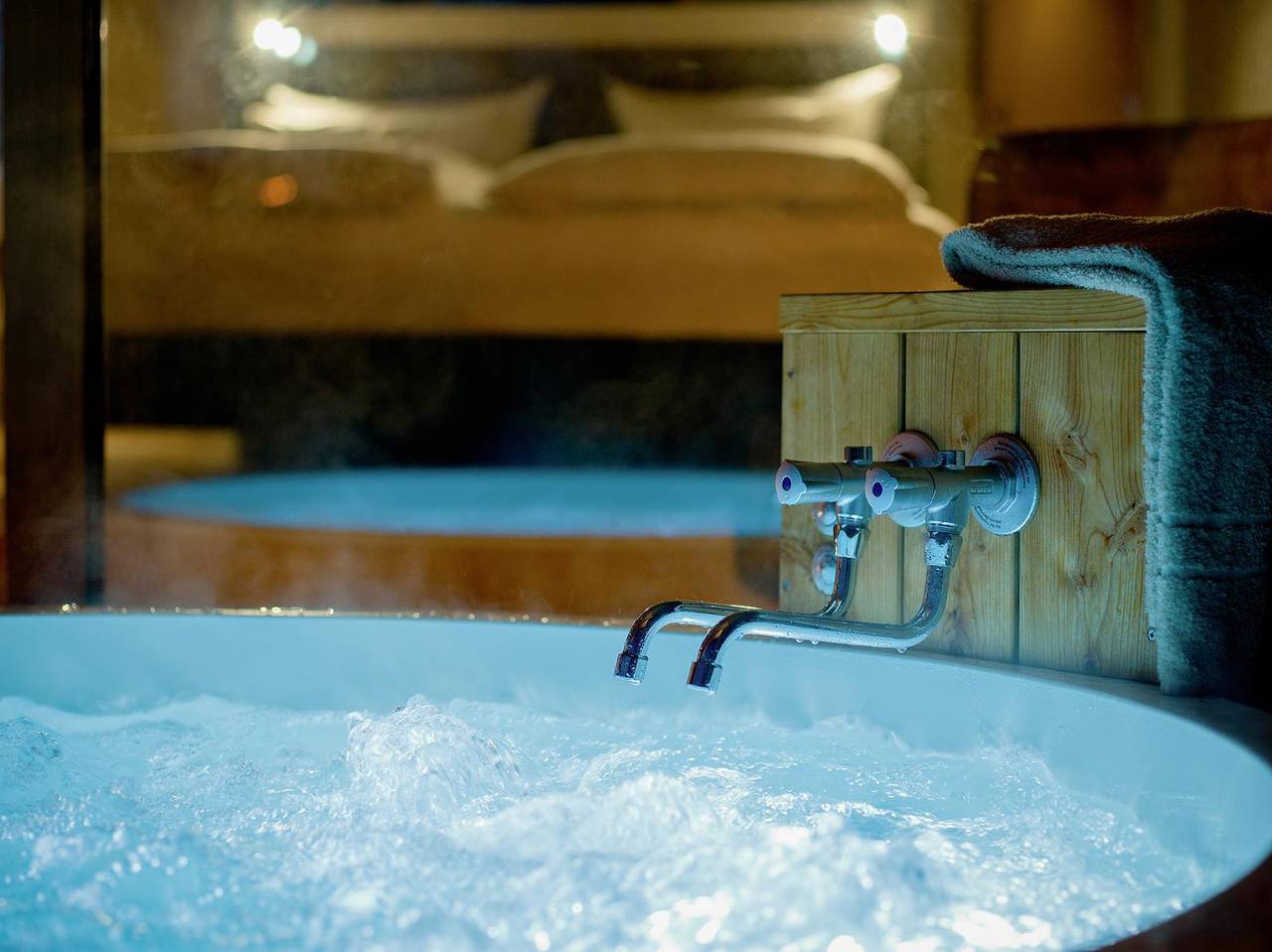 Euler Naturhotel - Chalet Woidhaisl mit Whirlpool in Neuschönau, Šumava Mountains