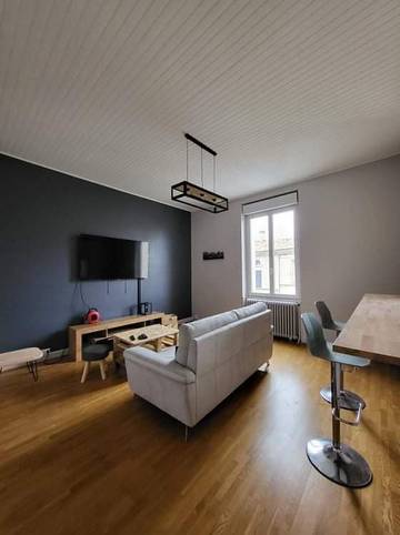 Gîte pour 8 personnes, avec jardin et vue à Étauliers