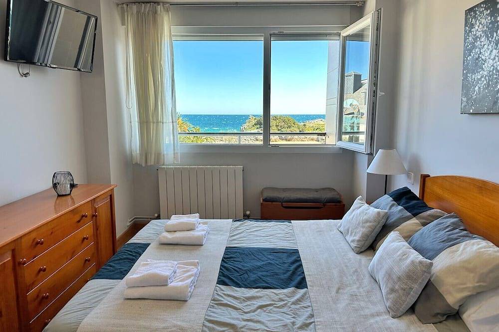 Entire apartment, Apartamento con vistas al mar - Alfar 5900 in Isla, Arnuero