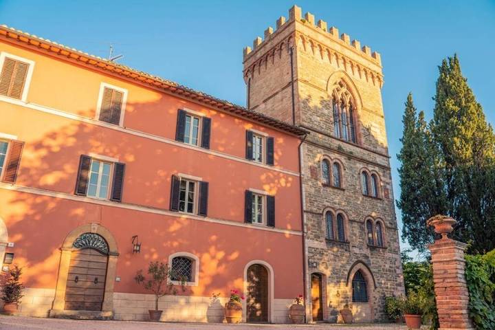 Casa vacanza per 10 persone, con Terrazza e Giardino nonché Panorama a Gualdo Tadino