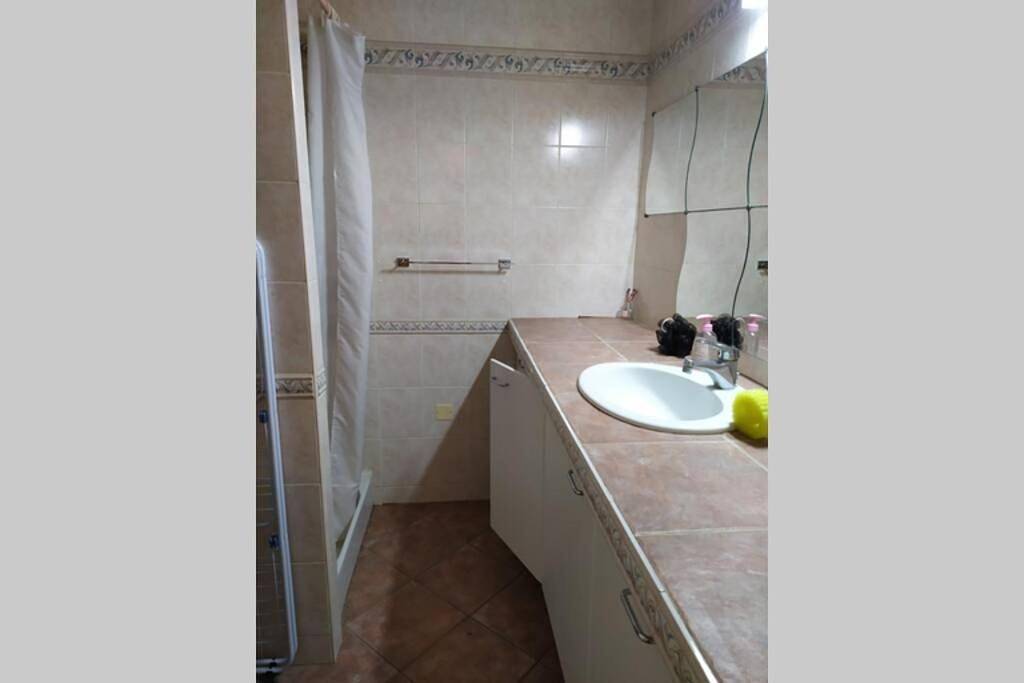 Appartement entier, Apartment - Ground Floor in Le Breuil-sur-Couze, Région de Besse-et-Saint-Anastaise