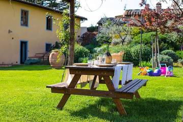 Gîte pour 5 personnes, avec jardin et jacuzzi ainsi que terrasse et piscine, animaux acceptés à San Casciano in Val di Pesa