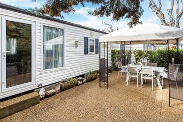 Camping pour 6 personnes, avec piscine et jardin, animaux acceptés à La Londe-les-Maures