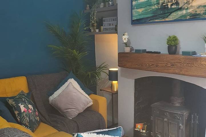 Glamping for 6 people, with terrace in Staffordshire