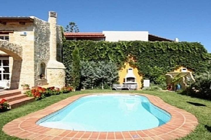 Villa Melody de Rock House (2 chambres, 4 couchages) avec jardin et piscine privés. in Plataniás, Région de la Canée