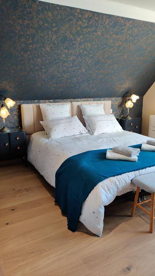 Double or Twin Room with City View in Houdan, Yvelines