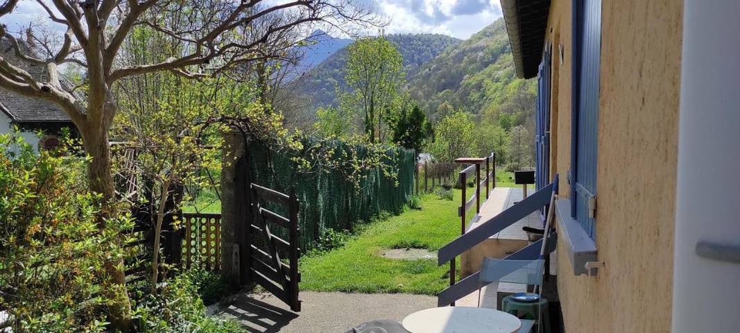 Location de vacances pour 5 personnes, avec Balcon ainsi que Terrasse et Jardin à Aspet