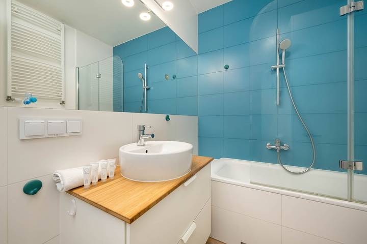 Entire apartment, Modern Apartment for 4 Persons | Parking, Balcony, Remote Work in Wrocław, Lower Silesia