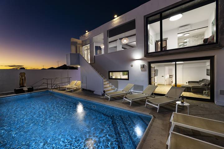Villa für 4 Personen, mit Terrasse und Garten sowie Pool in Arrecife