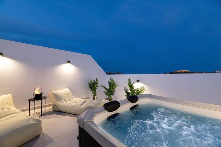 Ferienwohnung für 4 Personen, mit Terrasse und Whirlpool in Archangelos