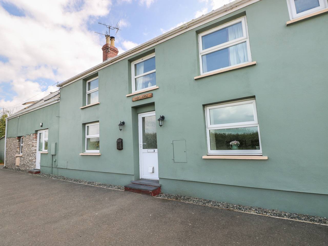 Nash Lodge in Pembrokeshire