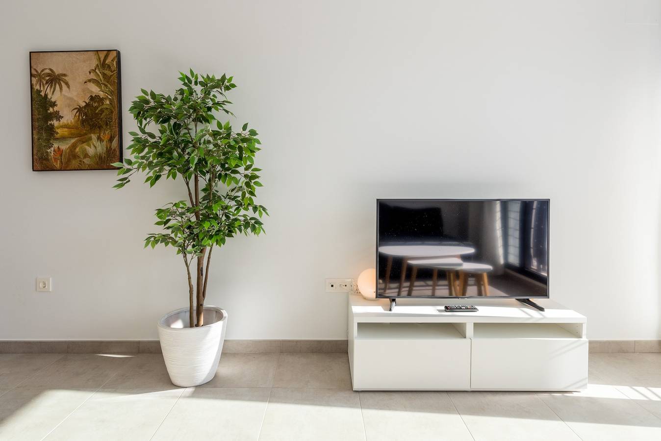 Entire apartment, Apartment "Torre del Mar - 003" near the beach with shared pool and Wi-Fi in Playa de Torre del Mar, Torre del Mar