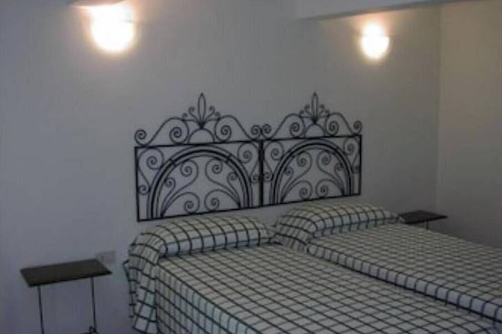 Ganze Wohnung, Elegant Art Nouveau-style villa with a beautiful garden in Tropea, near the beach in Tropea, Vibo Valentia Provinz