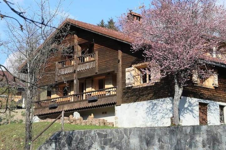 Gîte pour 10 personnes, avec jardin et balcon à Les Villards-sur-Thônes