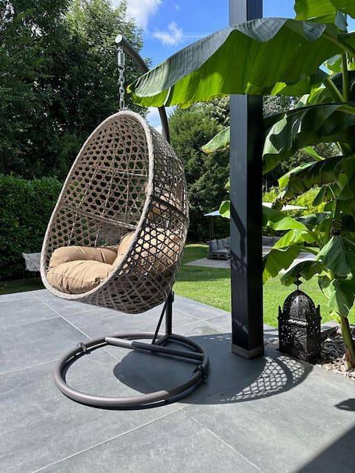 Location de vacances pour 10 personnes, avec jardin et piscine, adapté aux familles à Vaucresson - 2