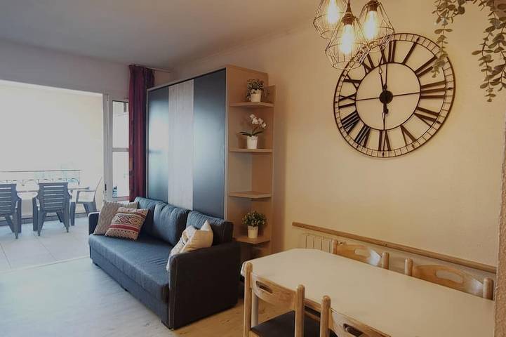 Gîte pour 4 personnes, avec piscine et sauna ainsi que balcon et jacuzzi dans Golf De Cap Esterel - 3