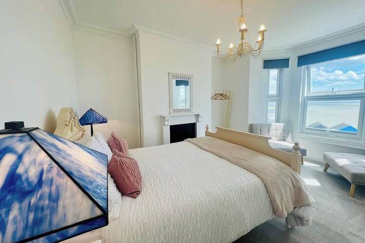 Holiday rental for 11 people in Walton on the Naze