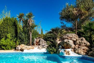 Location de vacances pour 8 personnes, avec jardin et terrasse, animaux acceptés à Pignans