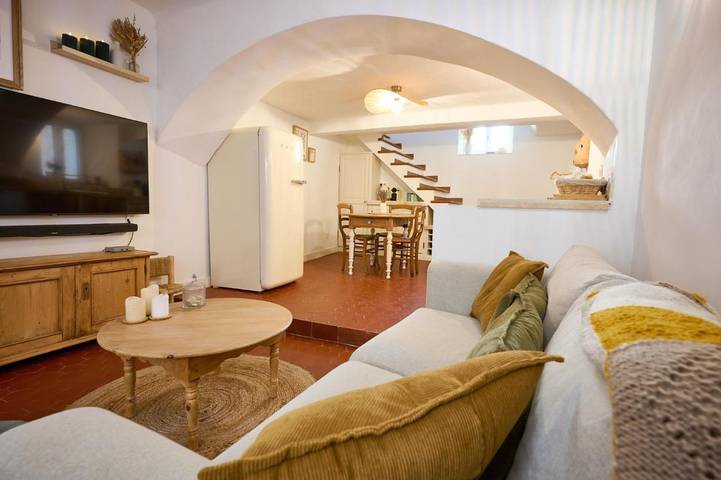 Location de vacances pour 4 personnes, avec jacuzzi dans Office De Tourisme De Bormes Les Mimosas - Le Port - 2