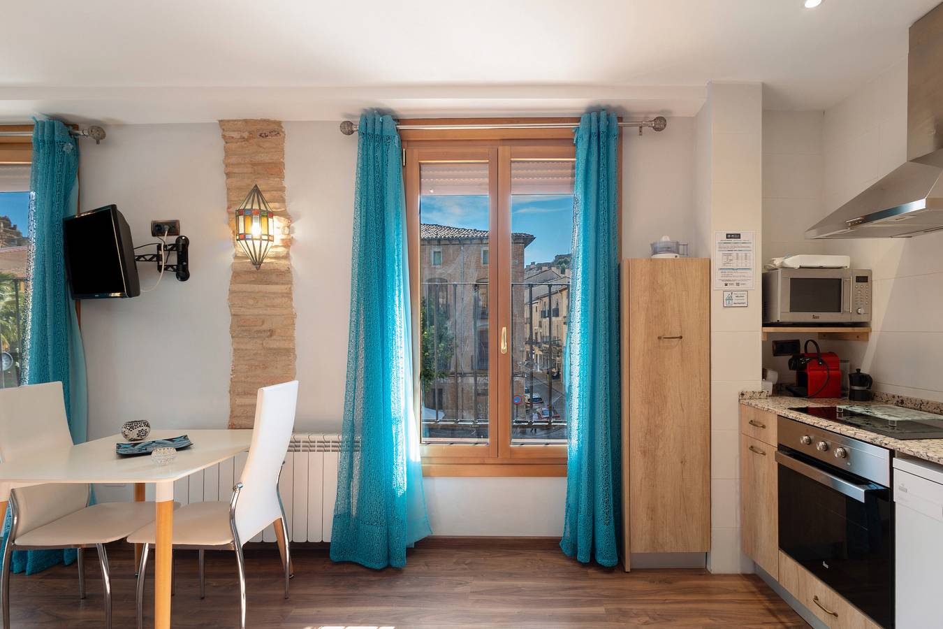 Apartamento entero, Apartamento 'Halima' con balcón, Wi-Fi y aire acondicionado in Daroca, Provincia de Zaragoza