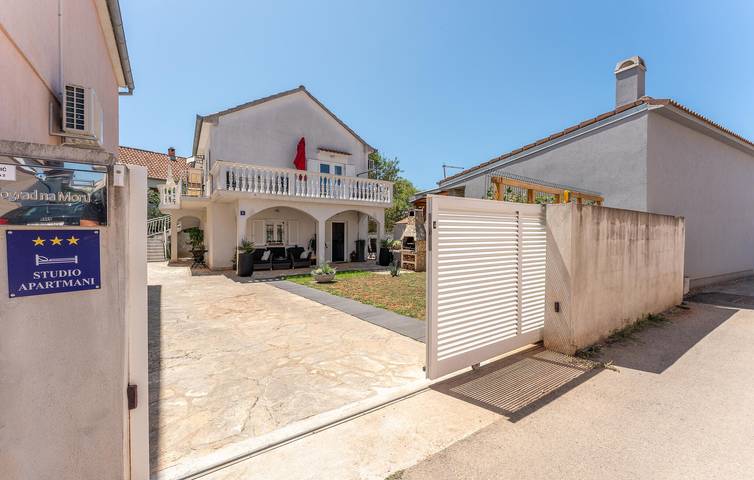 Ferienwohnung für 2 Personen, mit Terrasse in Biograd na Moru - 2