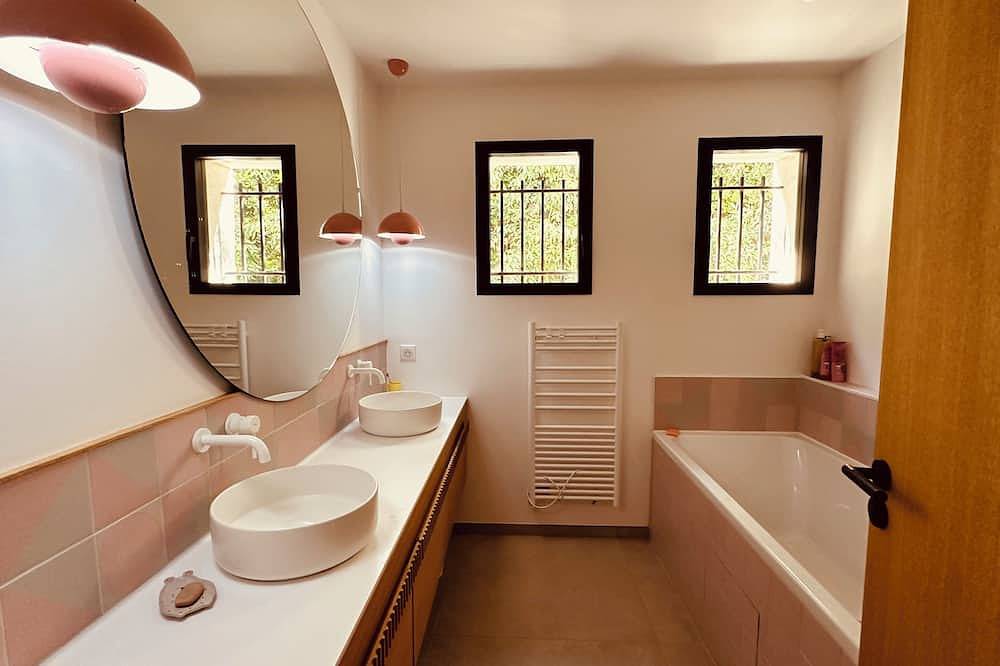 Superb contemporary house Secured swimming pool between Aix and Marseille in Cabriès, Aix-en-Provence und Umgebung