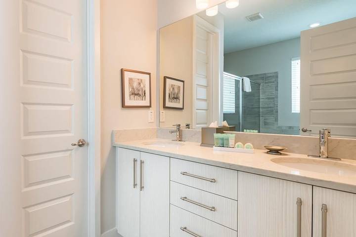 Holiday rental for 18 people by Disney World